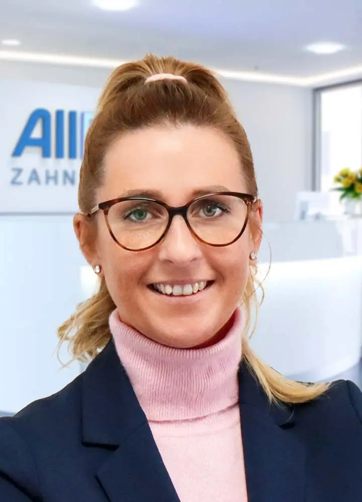 Portrait Klinikmanagerin Franziska Gennies (AllDent Hamburg Hauptbahnhof)