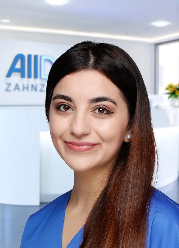 Portrait zahnmedizinische Prophylaxeassistenz Emma Safgsyan (AllDent Hamburg Hauptbahnhof)