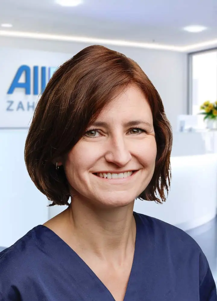 Portrait Oralchirurgin Saskia von der Recke (AllDent Hamburg Hauptbahnhof)