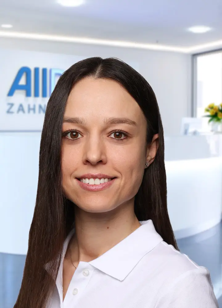 Portrait Zahn&auml;rztin Jelena Basa (AllDent Hamburg Bergedorf)