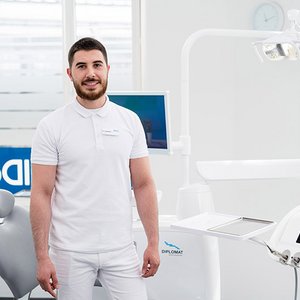 Zahnarzt AllDent Behandlungsraum 