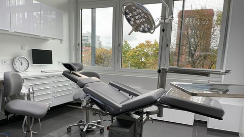 Implantatberatung im AllDent Zahnzentrum Augsburg