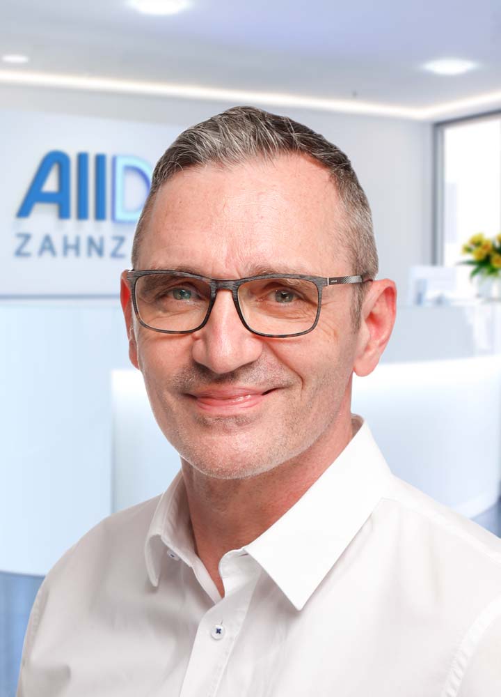 Portrait Oralchirurg S. Lang (AllDent Mannheim)