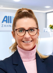 Portrait Klinikmanagerin F. Gennies (AllDent Hamburg Hbf.)